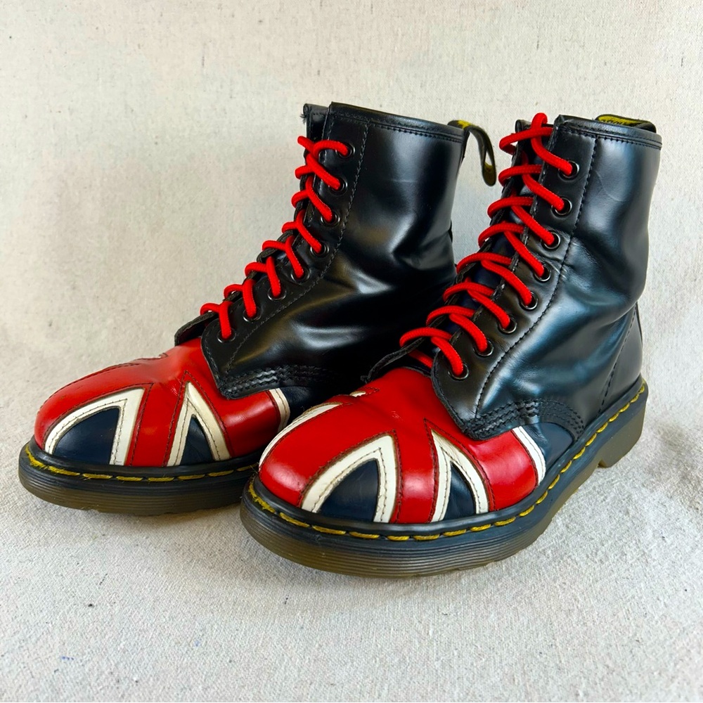 Dr. Martens 6UK (8US Women) Black VINTAGE UNION JACK Boots Made in England - Picture 2 of 16